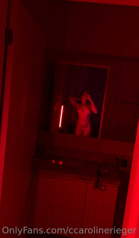 Caroline Rieger sexy model picture