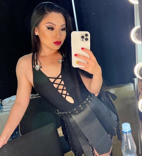 Tina Guo pornstar hd image