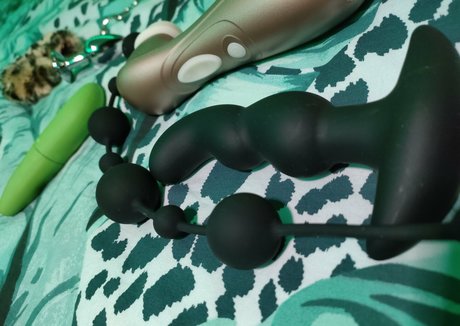 nzcheeks nude model archive