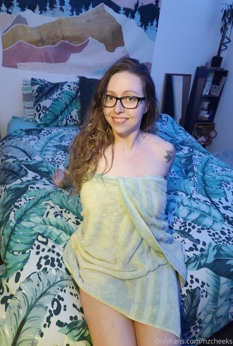 nzcheeks model xxx gallery