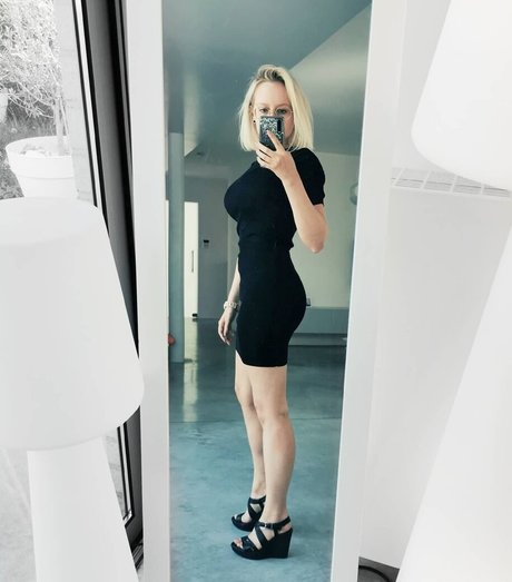 Methvespertine model sex picture