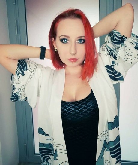 Methvespertine exclusive actress pictures