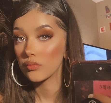 Chlo Poko xxx pornstar gallery