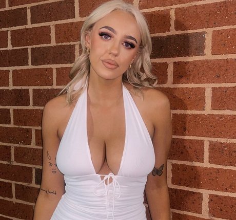 Alicia Burns nudes model photos