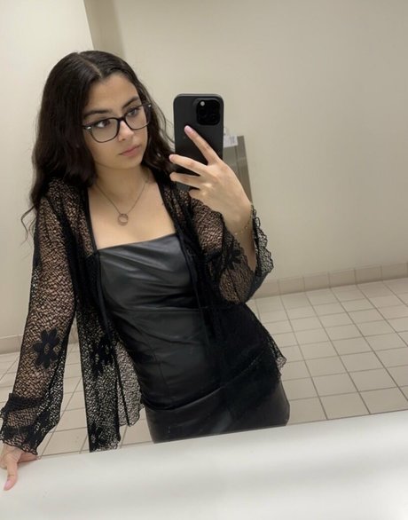 Justcallme Vixx erotic star photo