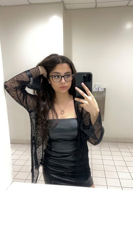 Justcallme Vixx pornographic actress pictures