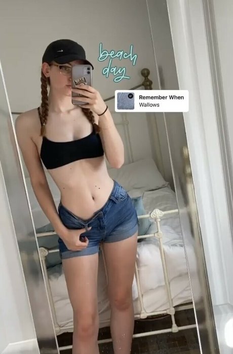 Em Cavell star nice pic