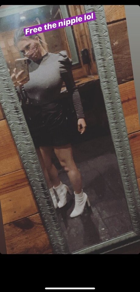 Sara Civian hot model pictures