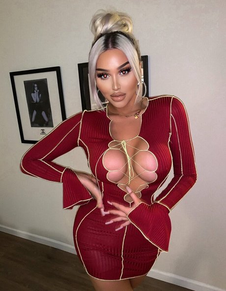 La Demi erotic model galleries