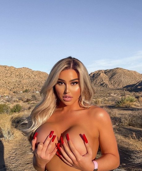 La Demi xxx model archive