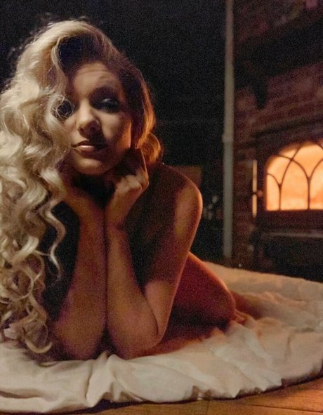 elizabethhill top star pictures