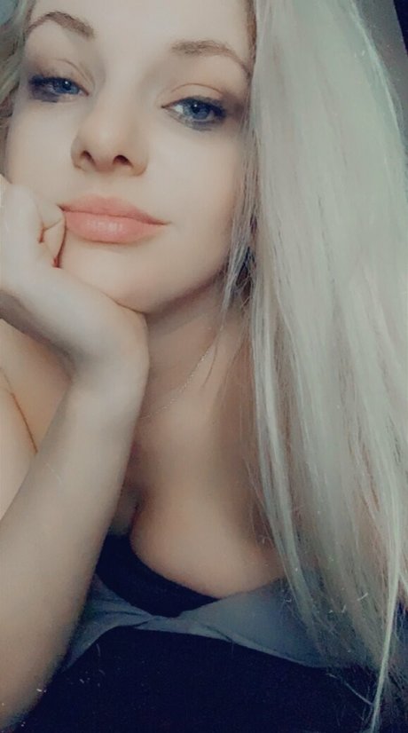 elizabethhill pretty pornstar picture