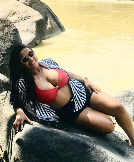 Dalila Silva Souza exclusive star gallery