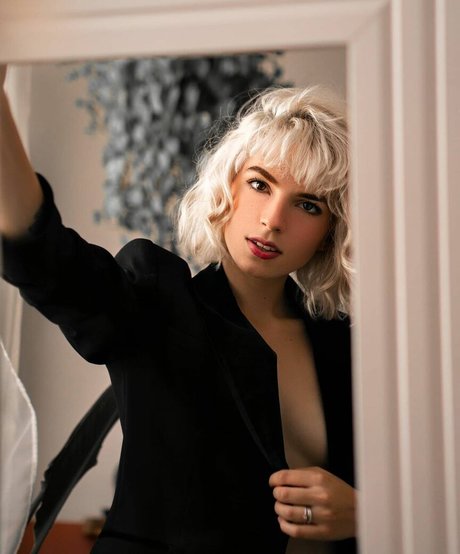 Karina Martins star pretty pictures