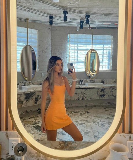 Adriatiles pretty pornstar photos