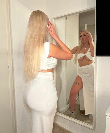 lu isaa nudes star image