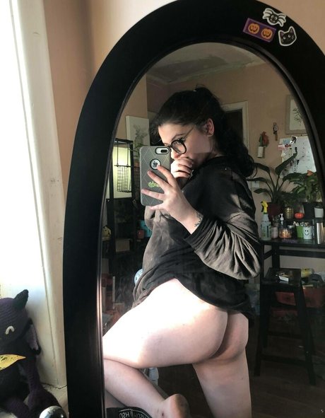 Periodpriestess nudes model img