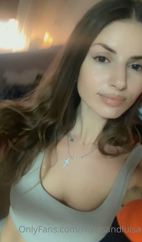 luu iiza model beautiful picture