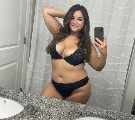 Bella Paz pretty model images