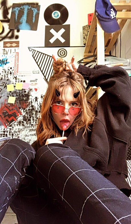 madu copper model naked gallery