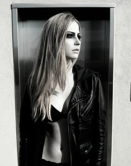 Stevie Wynne Levine model porn archive