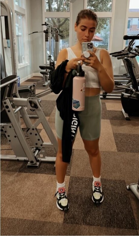 Justseum model naked picture