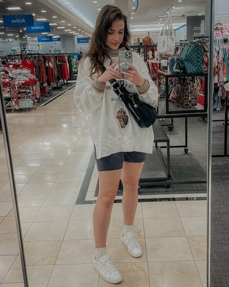 Justseum model naked pictures