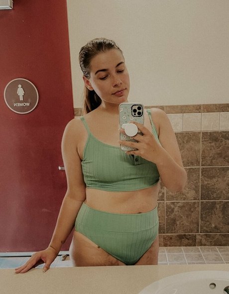 Justseum hot actress photo