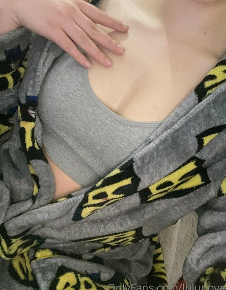 lulunova best model images