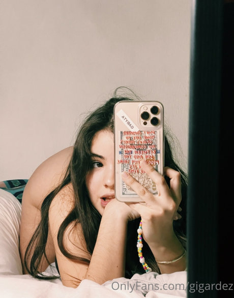 gigardez model naked images