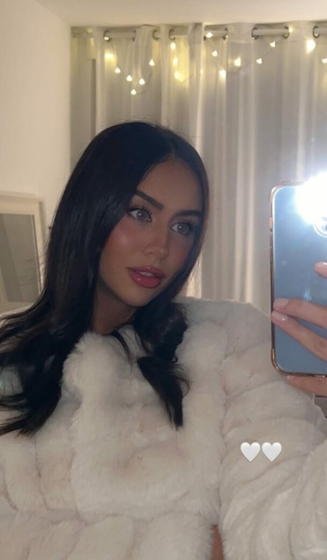 emily cumsof nude actress images