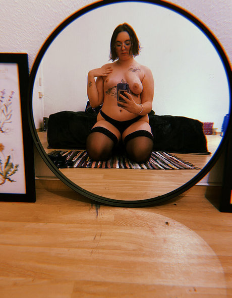 marypoppy model beautiful pics