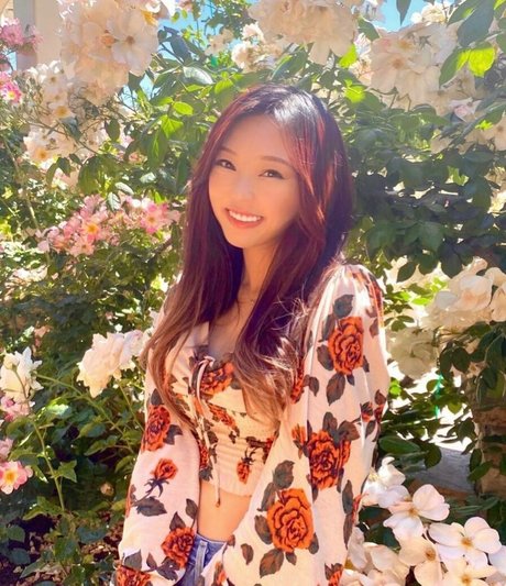 Canahry pretty pornstar image