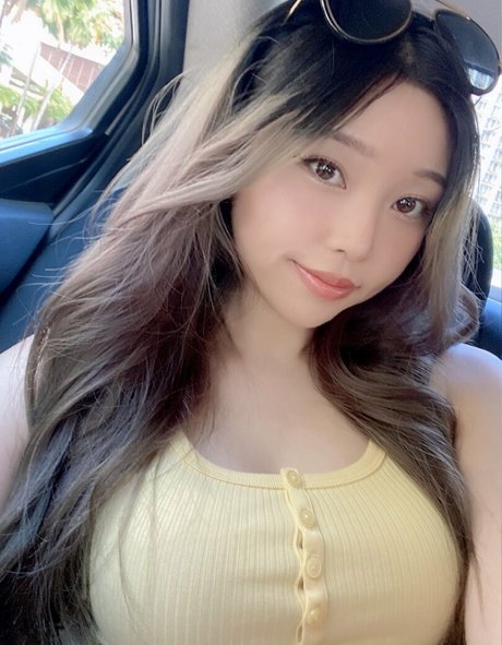 Canahry naked actress picture