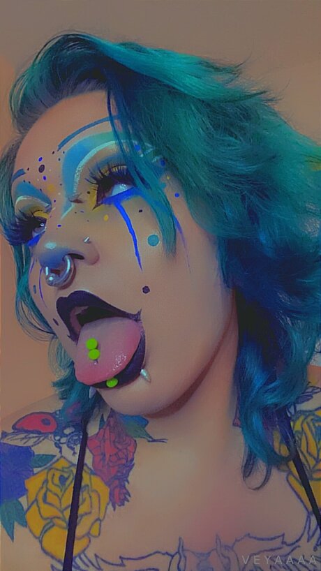 Veyavilla art model picture