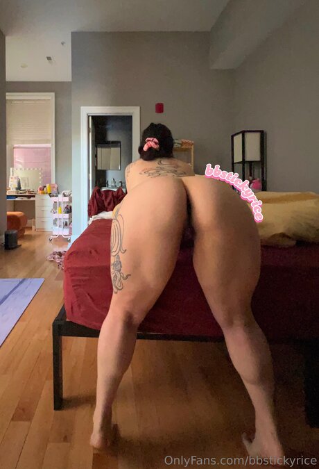 Bbstickyrice best model photo