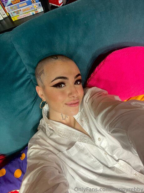 Happyrebby star naked photo