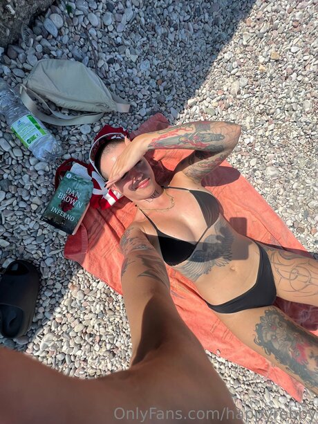 Happyrebby exclusive model image