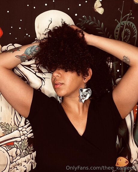 Thee Kahleesi model erotic gallery