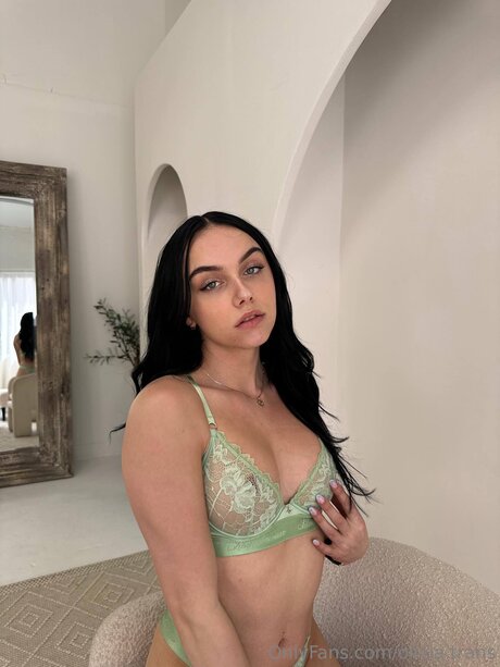 Olivia Trans hd star pic