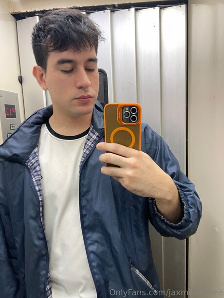 Jaxmixterfree hot actress image