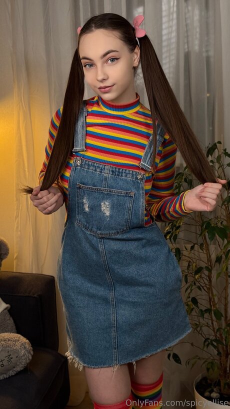 Spicyellise erotic actress photos