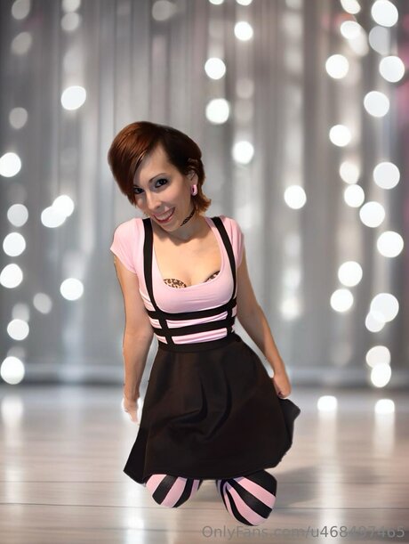 U468497465 hot star pic