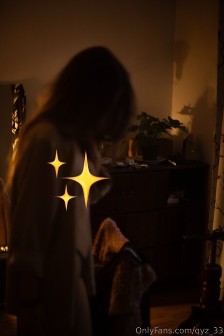 Qyz 33 porn model picture