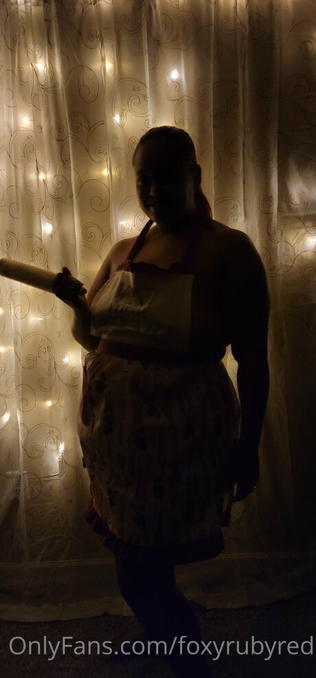 Foxyrubyred hot model pic