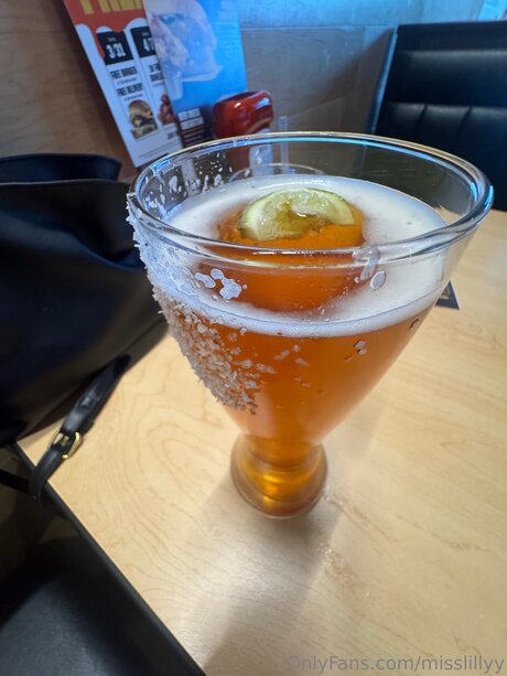 Misslillyy pretty model pictures