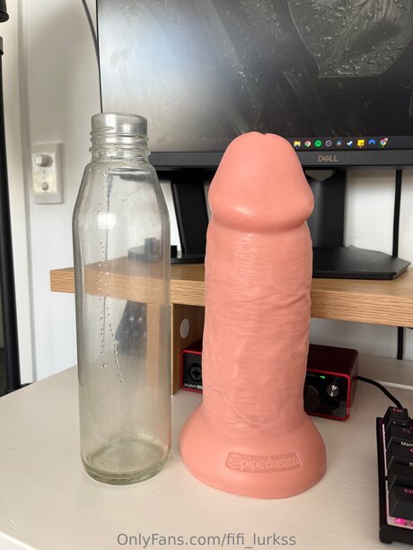 Fifi Lurkss beautiful pornstar image