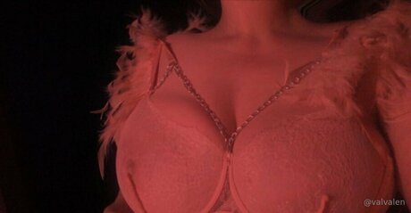 Valvalen naked pornstar picture