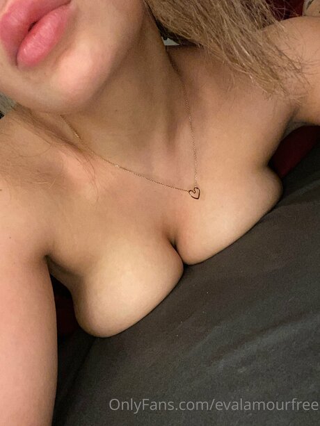 Evalamourfree hot actress picture