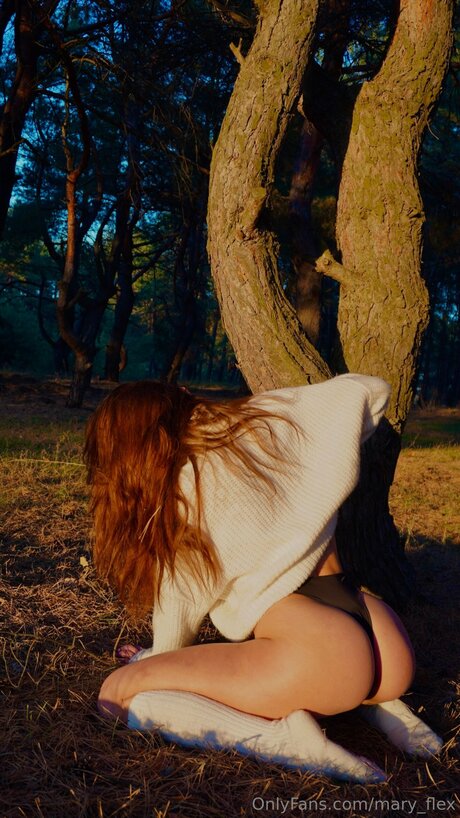 Mary Flex art model photo